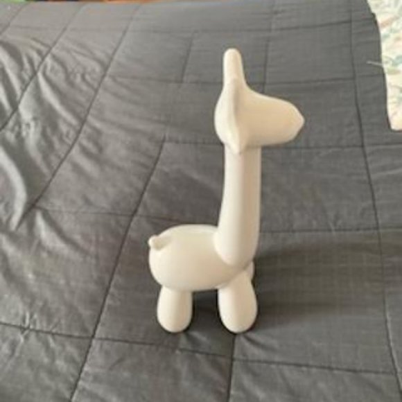 Ceramic 13 Inch White Giraffe Balloon Animal - Picture 4 of 8